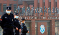 ウイルス発生の発表前、武漢ウイルス研究所の職員が体調不良で通院