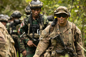 米国関係で「新時代」インドネシア、最大規模の合同軍事演習を主催