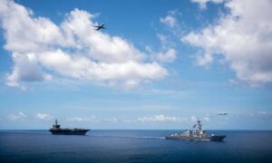 米国海軍とオーストラリア海軍が共同訓練を実施