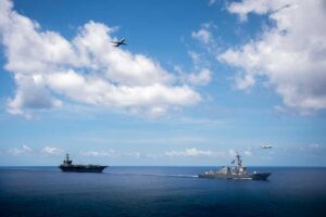 米国海軍とオーストラリア海軍が共同訓練を実施