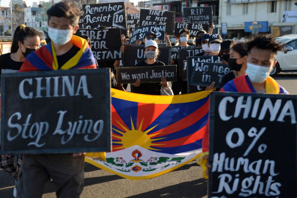 チベット人、嘘で固めた中共白書を拒絶「資源を搾取し歴史抹殺を図っている」