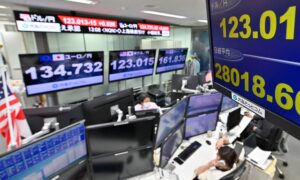 台湾学者「円安・株高が日本再起の兆し」  国内広がる懸念と対照的に