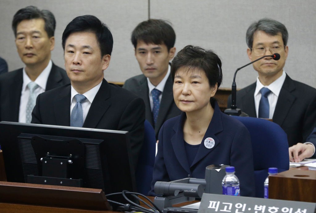 朴槿恵被告の初公判、容疑を全面否定