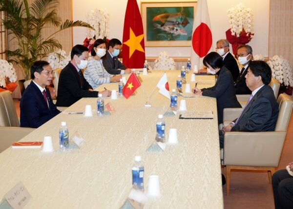 日越外相が会談　「自由で開かれたインド太平洋」に向けた協力で一致