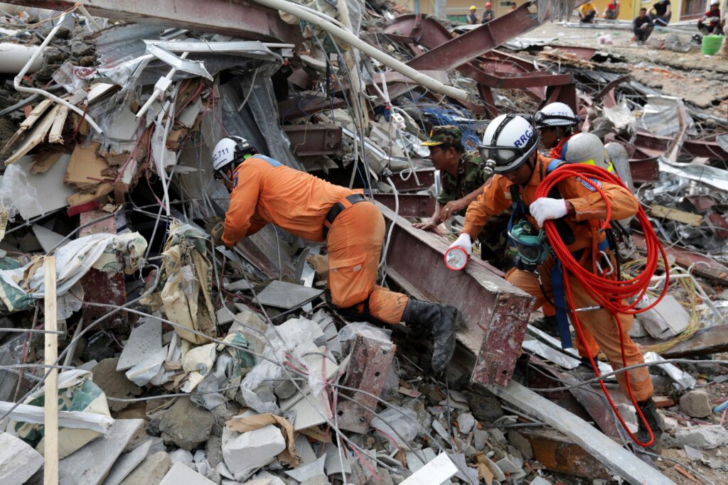カンボジアのビル倒壊事故、中国企業が無許可建設か　フン・セン首相調査命じる