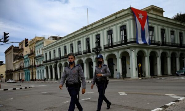 キューバ当局、反体制派デモを阻止　脅迫や暴力も