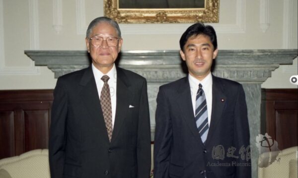 台湾国史館が突然のクイズ「この若い日本の衆議院議員は誰？」