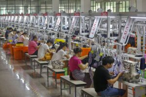 「中国製」の服は実は「北朝鮮製」？「ほとんどの発注企業が気づいていない」　