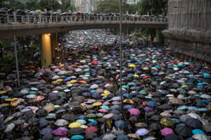 マカオ、香港デモに神経尖らす　支持者7人を拘束