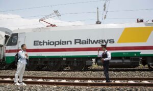 「アフリカ中国化の一環」2カ国間結ぶ中国資本の電車開通