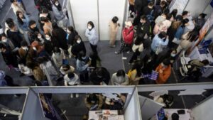 中国16～24歳の4人に1人が失業　就職難が深刻