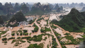 三峡ダム下流　宜昌市で水害多発　放水が原因か