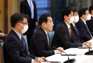 岸田首相、経済安全保障推進会議を開催
　法案制定に向け本腰