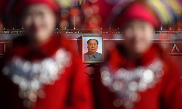 天安門の毛沢東肖像画から見る「中国最大カルト」とは？