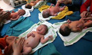 広西省政府、一人っ子政策違反の赤ちゃんを転売の疑い「社会的調整だ」