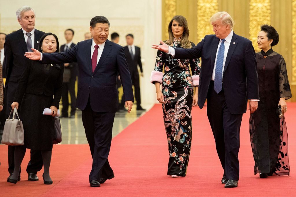 トランプ大統領訪中時「核のボタン」めぐり騒動、中国警備員を取り押さえ＝米メディア