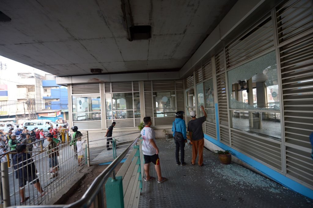 警官を狙ったテロか、バスターミナル爆発　ジャカルタ