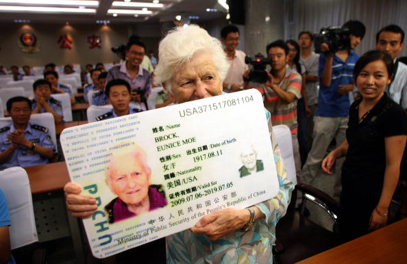 「承認印は100以上」　在中アメリカ人の永住権取得奮闘記