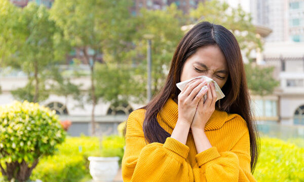 花粉症と新型コロナ肺炎の症状の違いは？