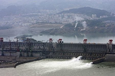 中国24の省で大規模な洪水 三峡ダムへの懸念が高まる