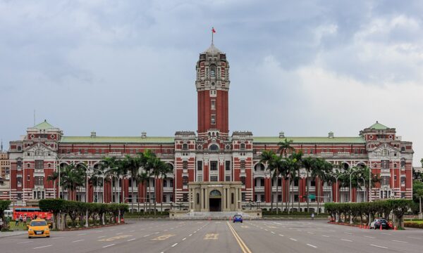 台湾　国防予算を18％増額へ　初の1兆台湾元超    GDP比3％超に