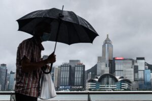 中国、「反外国制裁法」香港導入に急ブレーキ　学者「外資撤退を懸念」