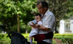 高齢化と少子化こそ中国最大の危機＝人口専門家