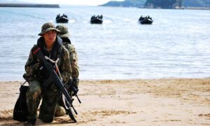 日本版「海兵隊」10月に沖縄で米軍と共同演習、離島奪還訓練も