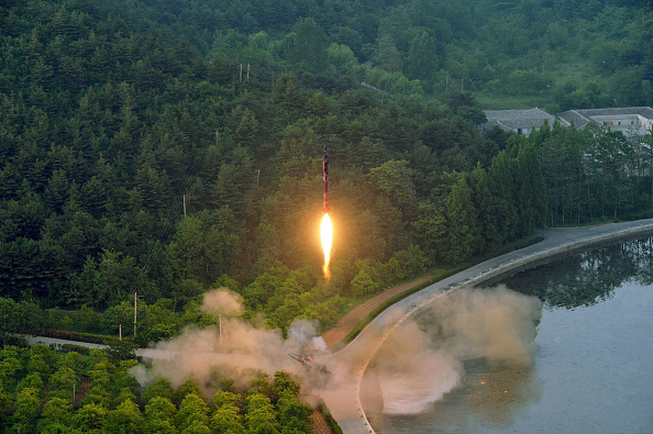 北朝鮮の相次ぐミサイル挑発　韓国新政権「対話の時期ではない」と政策転換か