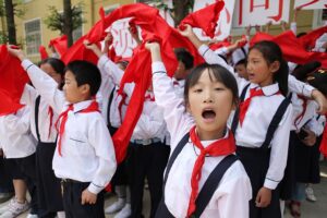 中国共産党、幼稚園から大学まで赤化教育を強化