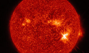 太陽フレア、粒子が地球に到達　通信影響の恐れ　新たな爆発も発生