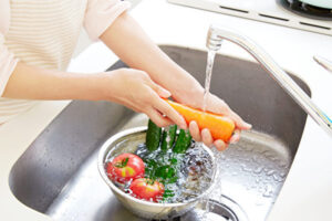野菜の農薬を洗い流すための重要ポイント！―野菜の洗い方のコツ