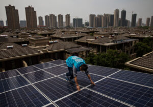 日本を突然撤退した中国太陽電池大手、 資金難か