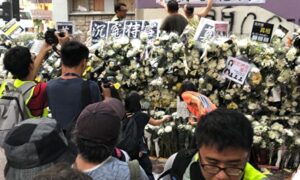 香港警察の無差別攻撃事件、市民「死者が出た」港鉄動画公開を拒否