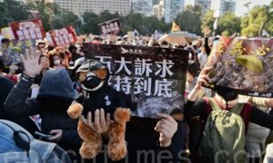 【写真】香港で再び大規模なデモ、80万人参加 「5大要求」の実現求める