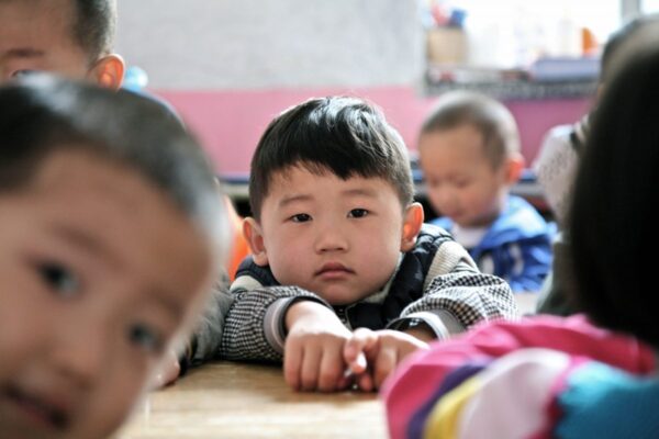 中国共産党、幼稚園児にも政治教育　保護者が「アンチ洗脳対策」で抵抗