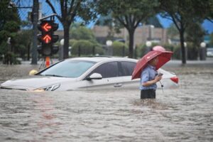 「人災だ」鄭州市の水害に非難轟々　ダム放流も事前告知せず　
