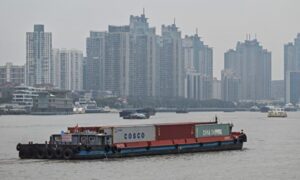 中国対外貿易の見通しが悪化　厳しい封鎖措置や戦狼外交などが影響
