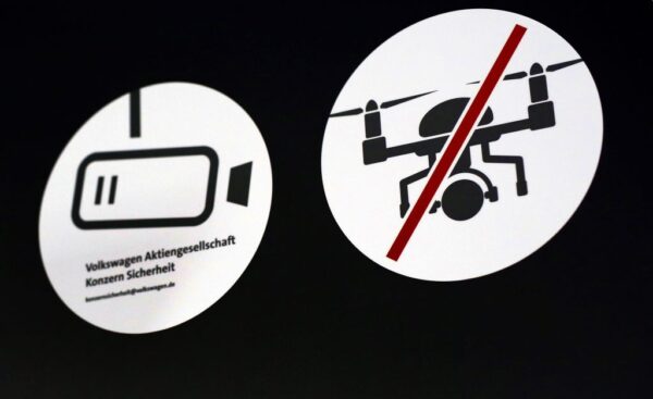 ドローンが違法飛行、重慶空港で12便が着陸できず