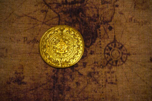 英ヘンリー3世時代の金貨が畑から発見　約一億円の落札価格に発見者驚く