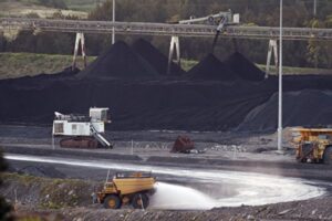 中国税関、一部の豪州産石炭に輸入許可　高官「経済脅迫は効かない」