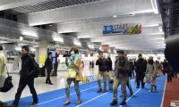 成田空港騒ぎ、北京「火消し」に躍起　ちらつく日本懐柔策
