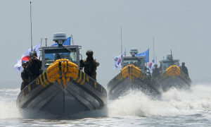 中国「隠れ」漁船　信号消して違法操業　日本や台湾、韓国EEZで