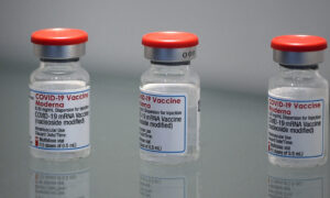 仏、入国緩和措置で中国製ワクチン接種者を除外　中国大使館が報復制裁示唆