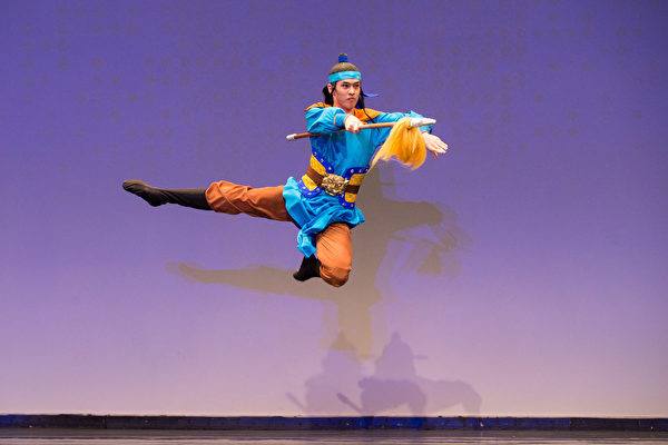 日本人男性ダンサーが古典舞踊コンテストで金賞