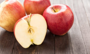 リンゴを正しく食べれば、コレステロールを排除する効果も