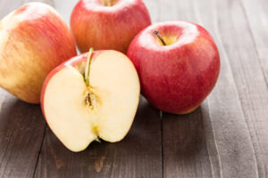 リンゴを正しく食べれば、コレステロールを排除する効果も