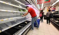 ＜中共ウイルス＞香港市民、買いだめでスーパーに殺到 コロナ患者急増