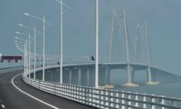 港珠澳大橋開通3週間　押し寄せる中国人観光客に香港住民「大迷惑」