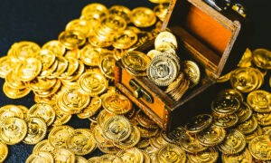英国の畑から「金貨ざっくざく」　出土した2000年前のケルト金貨